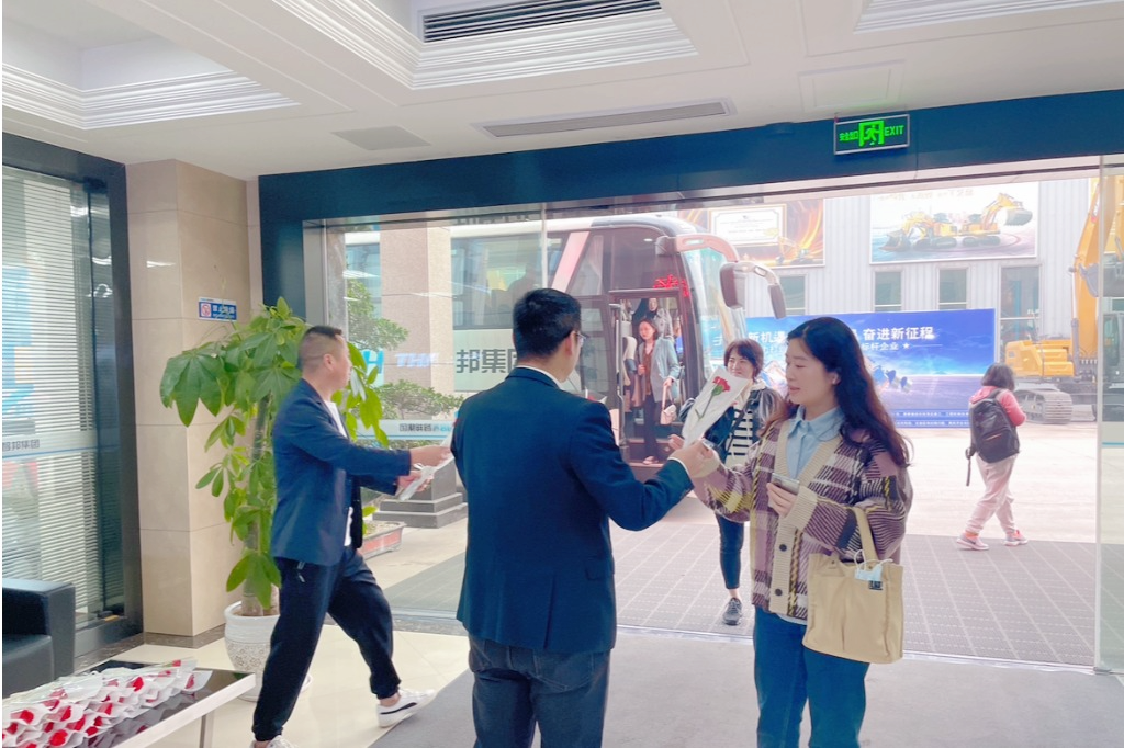 獻禮3.8節|勇做攀登者，奮進新未來